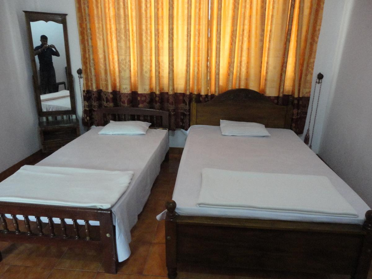 White Elephant Hotel Maskeliya Room photo