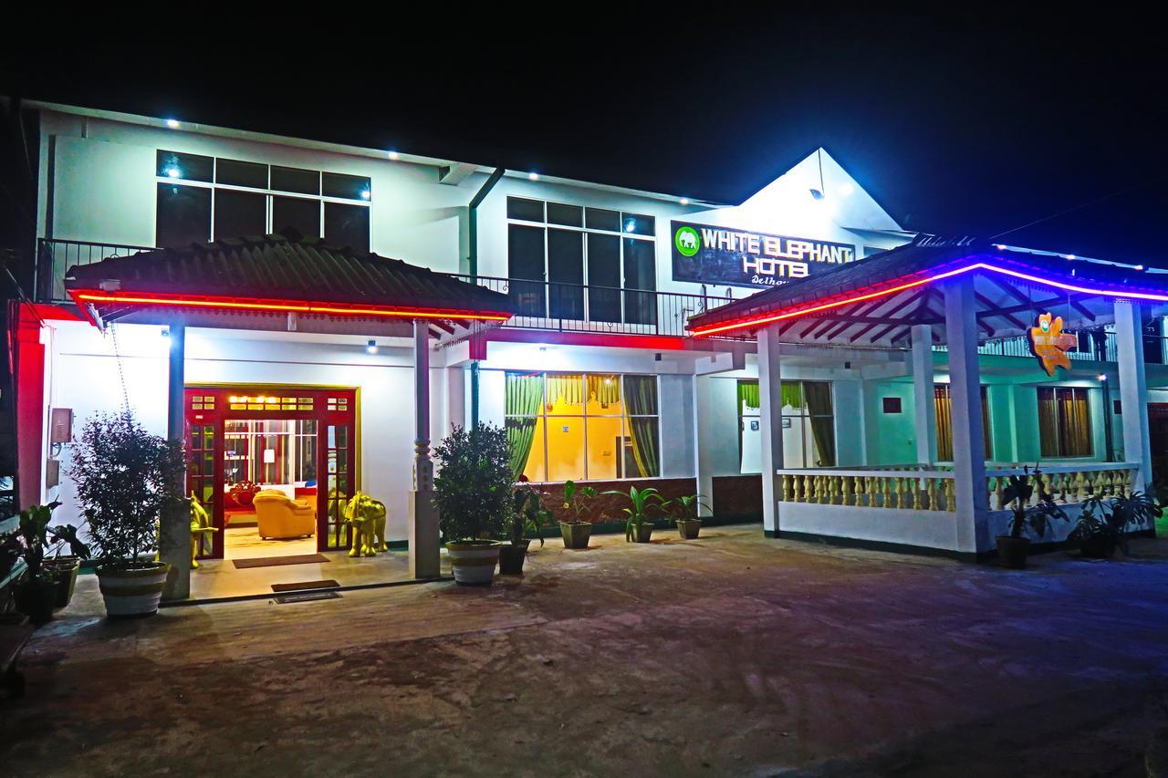 White Elephant Hotel Maskeliya Exterior photo